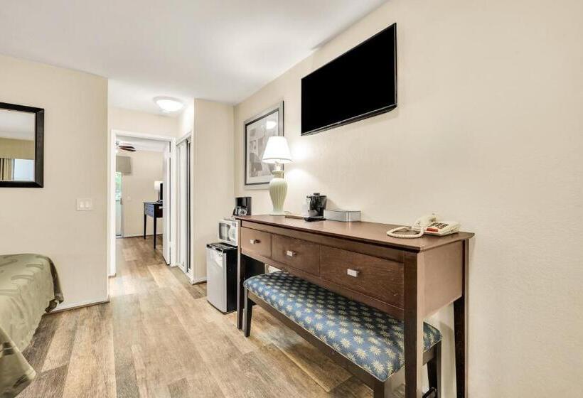 غرفة ديلوكس عائلية, Scottish Fairway Inn