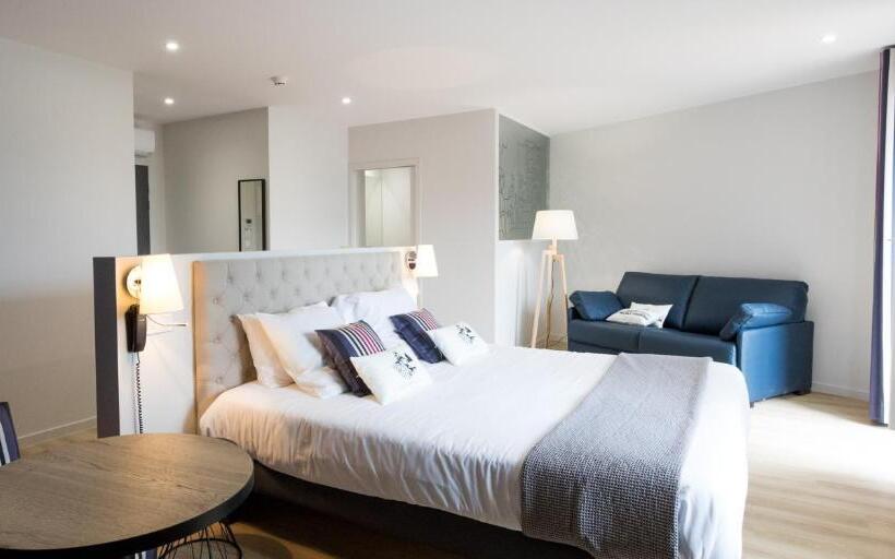 スタンダードルーム, Restaurant Du Fronton