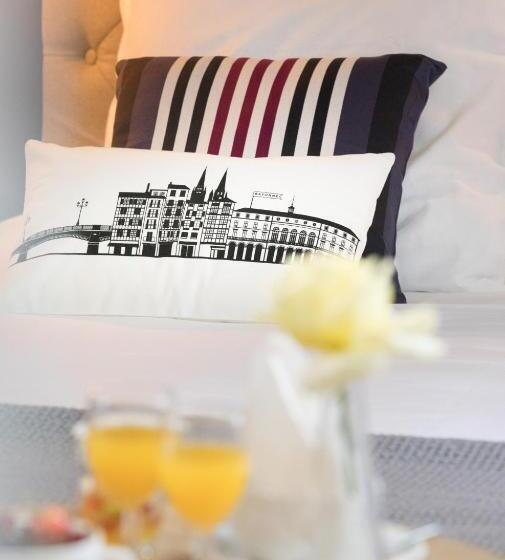 Номер Стандарт, Restaurant Du Fronton