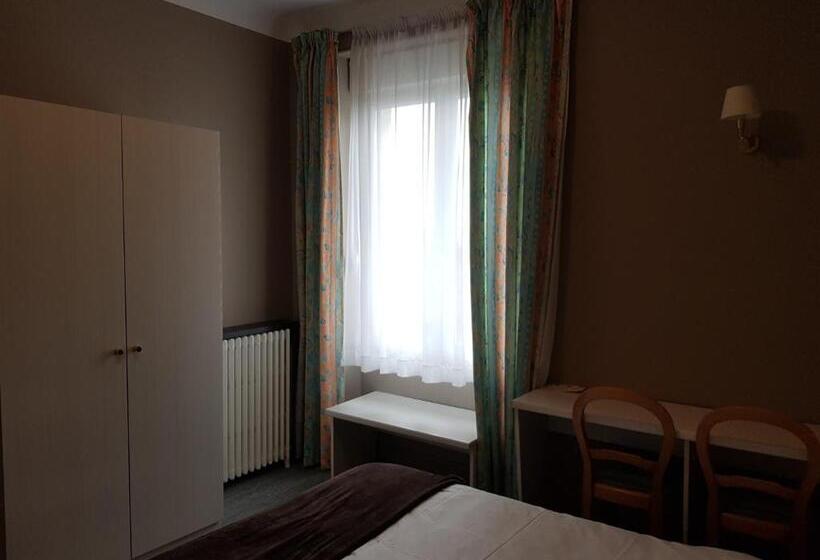 Семейный Номер, Restaurant La Sirène