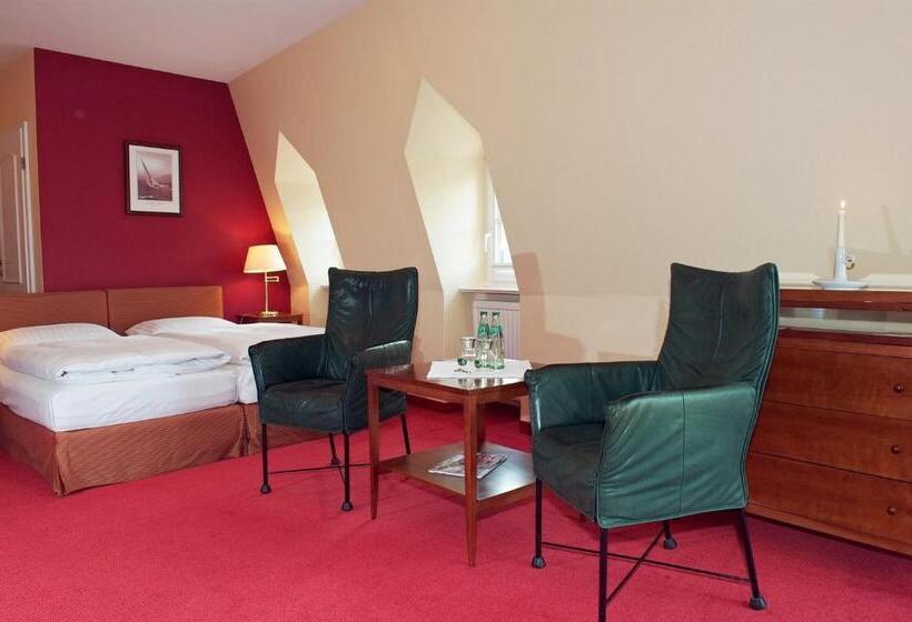 Люкс, Romantik Hotel Kaufmannshof