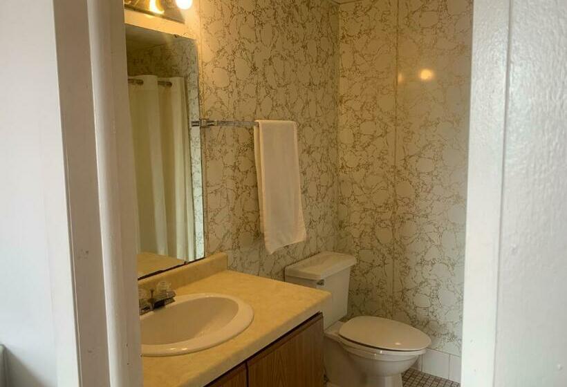 Номер Стандарт, River Road Motel