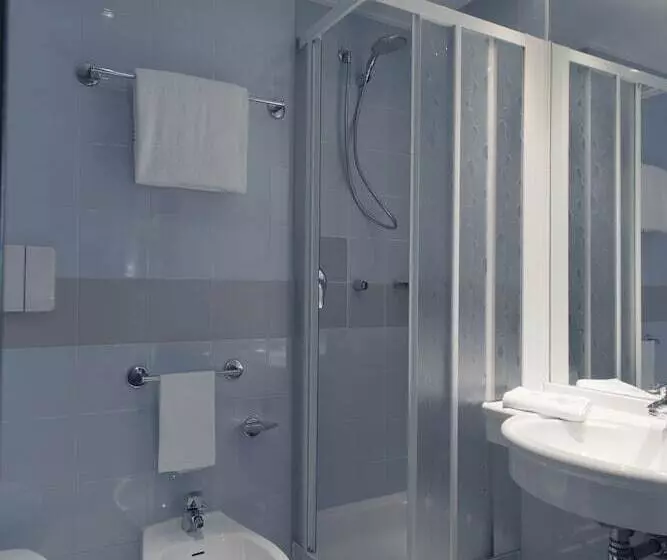 Standard Kolmen Hengen Huone, B&b Hotel Mantova