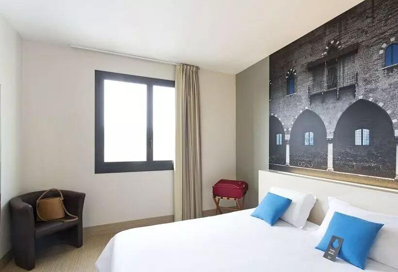 Standard Kolmen Hengen Huone, B&b Hotel Mantova