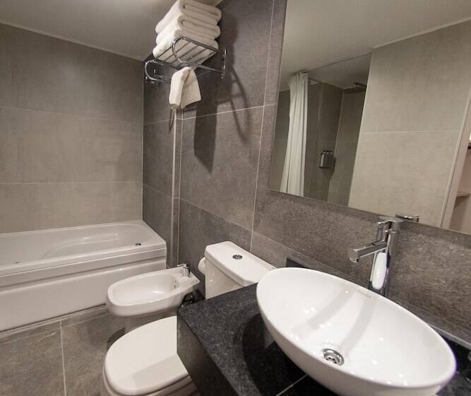 جناح جونيور, Canal Beagle