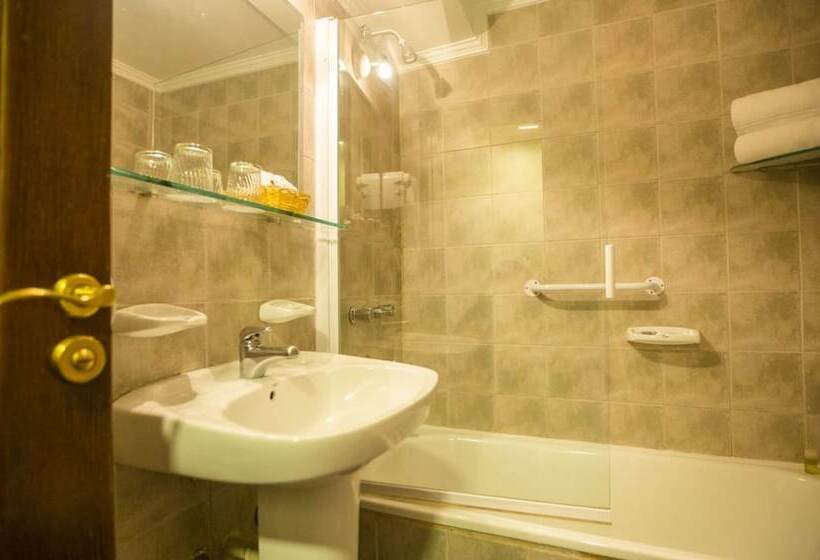 标准单人间, Carlos V Patagonia