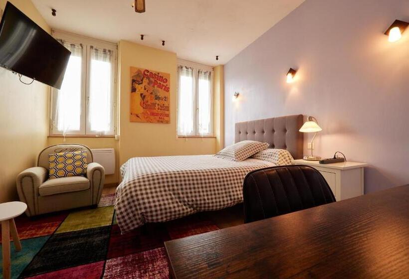 غرفة قياسية, De La Paix