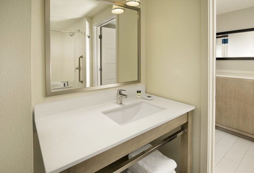 סוויטת ג'וניור נוף לים, Four Points By Sheraton Jacksonville Beachfront