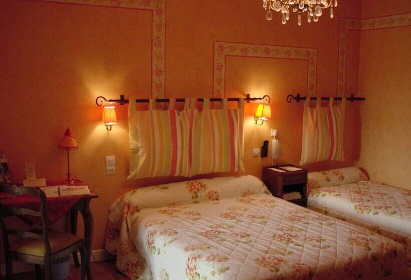 חדר סטנדרט לשלושה, Hôtel Les Pyrénées