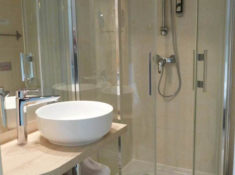 غرفة أساسية, La Villa Marjane