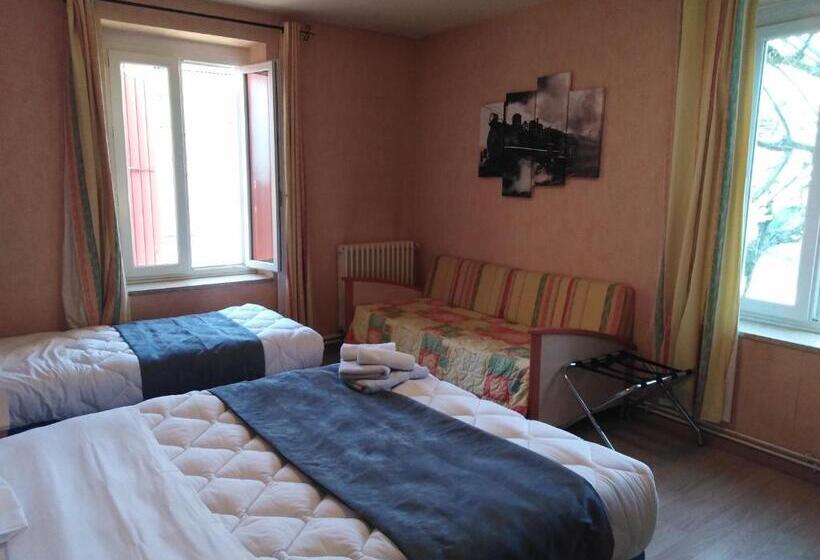 Четырехместный Номер Стандарт, Logis Hotel Des Voyageurs