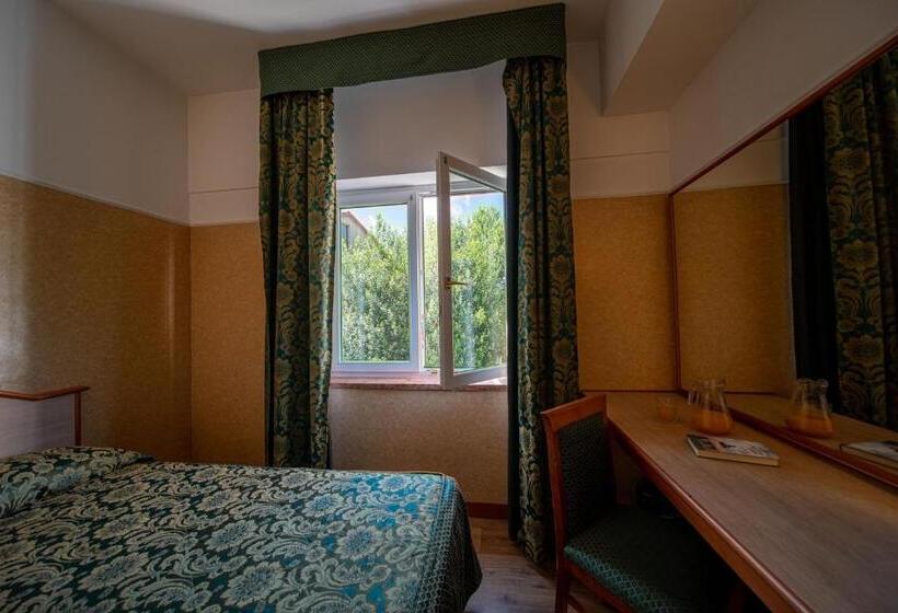 اتاق استاندارد یک نفره, Mary