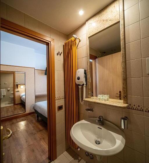 اتاق استاندارد, Mary