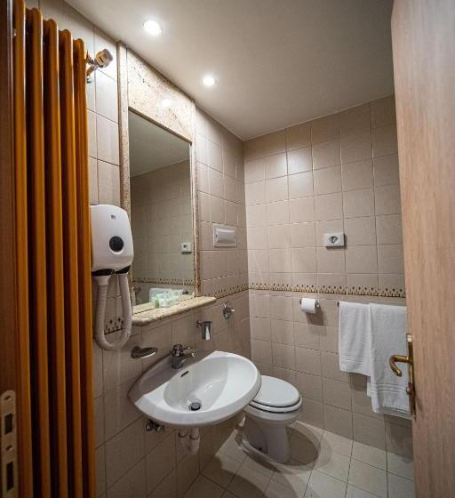 اتاق استاندارد, Mary