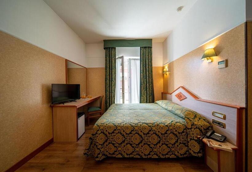 اتاق استاندارد سه نفره, Mary