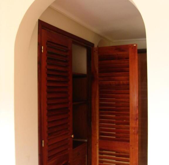 سوئیت با وان آب گرم, Olimpia