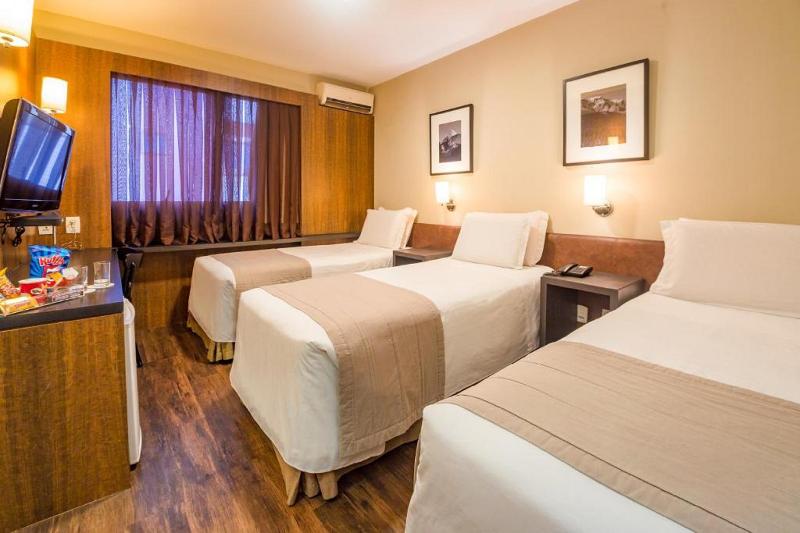 行政三人间, Porto Da Ilha