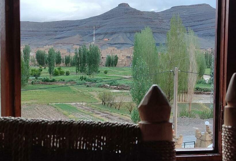 غرفة قياسية رباعية, Auberge Restaurant Afoud