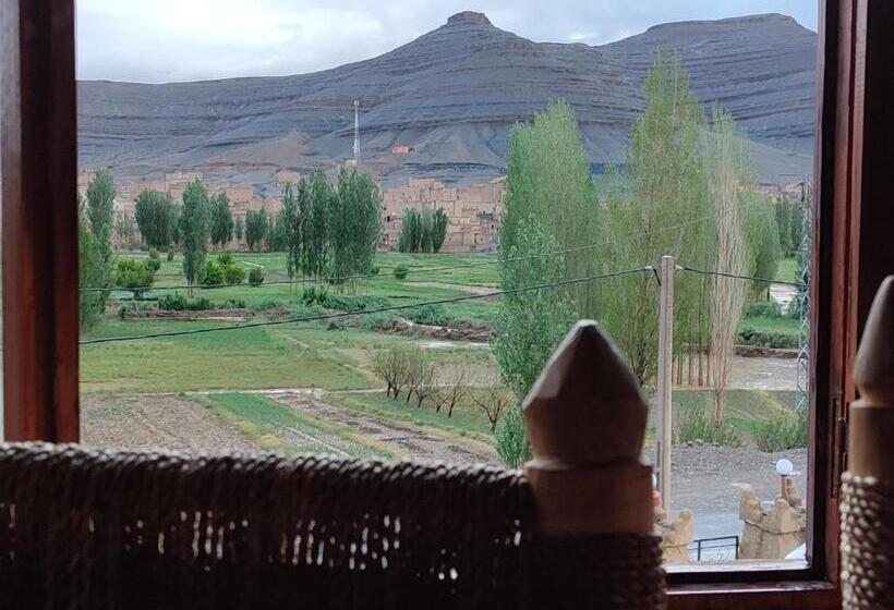 غرفة قياسية ثلاثية, Auberge Restaurant Afoud