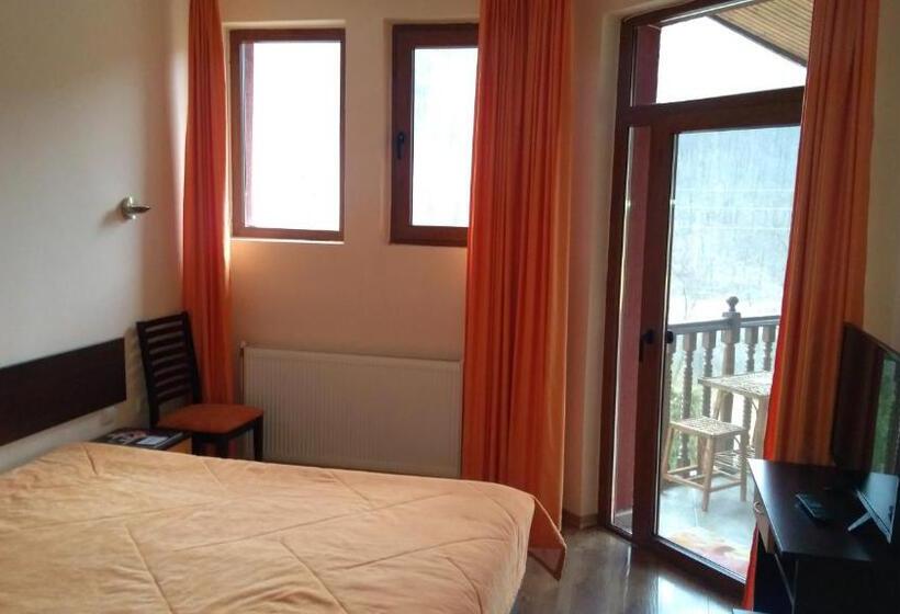 Номер Стандарт с Балконом, Guest House Alfa Daniel