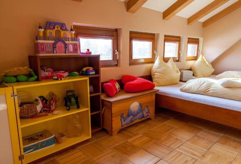 شقة 3 غرف, Penzion U Pejtrika