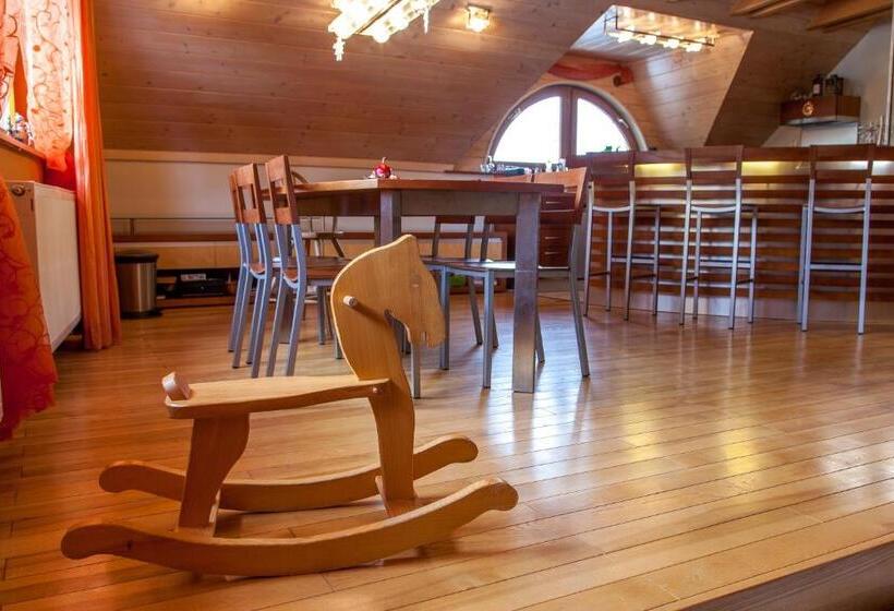 Апартаменты 3 Спальни, Penzion U Pejtrika