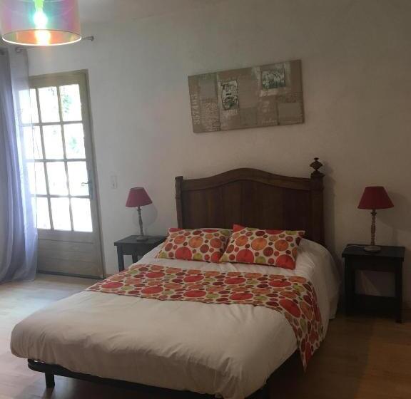 חדר סטנדרט, Auberge De Rustréou