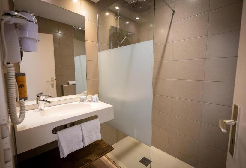 غرفة سوبيريور, Logis Hôtel De La Tour