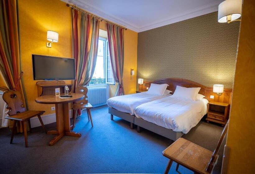 Семейный Номер, Logis Hôtel De La Tour
