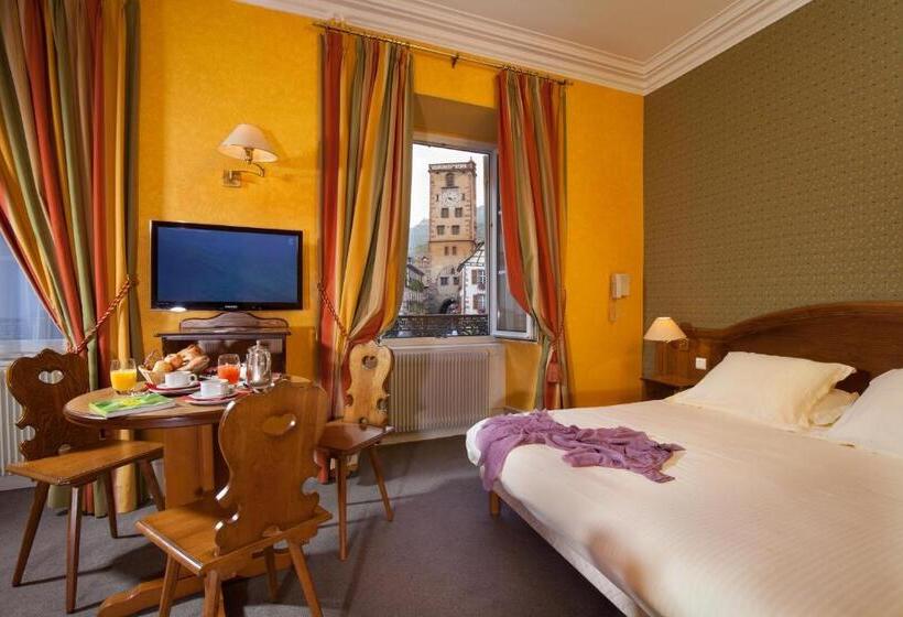 غرفة عائلية, Logis Hôtel De La Tour