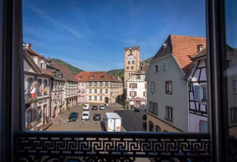 اتاق سوپریور با چشمانداز, Logis Hôtel De La Tour