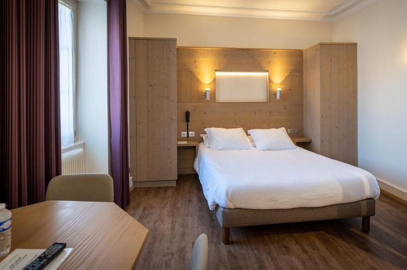غرفة سوبيريور ذات إطلالة, Logis Hôtel De La Tour
