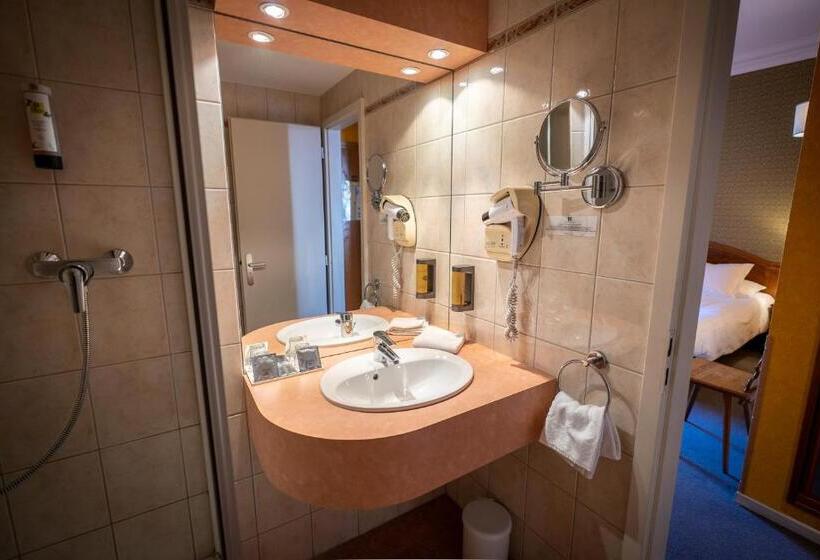 غرفة سوبيريور ذات إطلالة, Logis Hôtel De La Tour