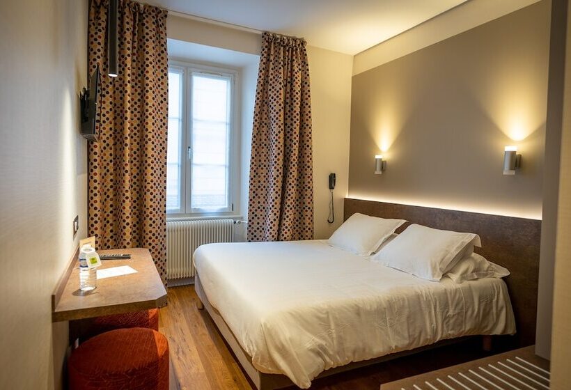 Номер Комфорт, Logis Hôtel De La Tour