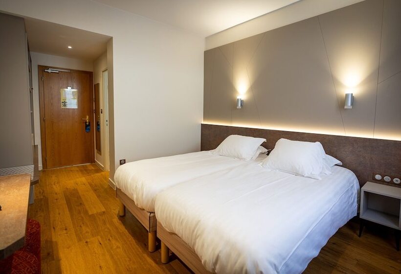 Номер Комфорт, Logis Hôtel De La Tour
