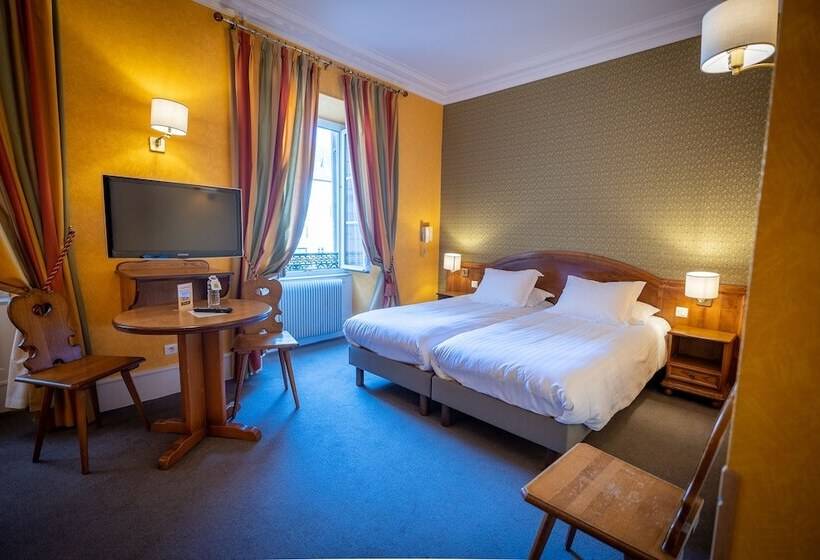 Семейный Номер, Logis Hôtel De La Tour