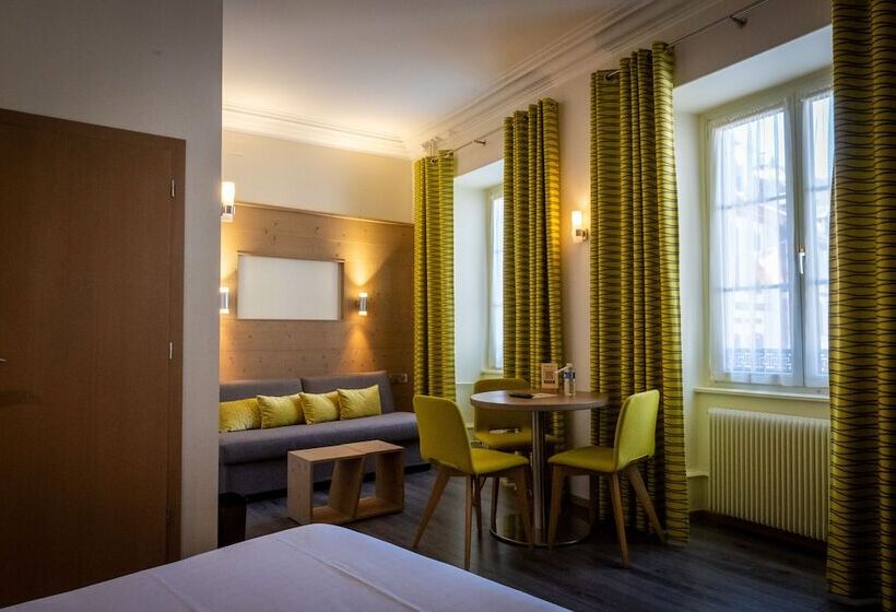 غرفة سوبيريور, Logis Hôtel De La Tour