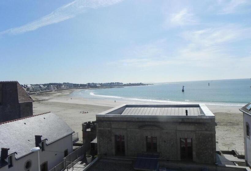 חדר משפחתי, Hôtel Des Druides