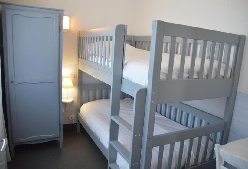 חדר משפחתי, Hôtel Des Druides