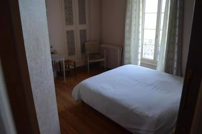 ガーデンビュースタンダードルーム, Hôtel Restaurant Du Cheval Blanc
