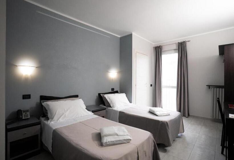 غرفة قياسية, J