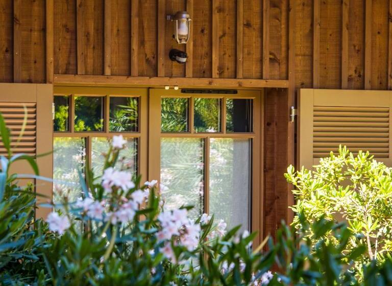 شاليه غرفة نوم واحدة, La Guitoune