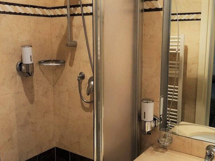 חדר סטנדרט, La Noce