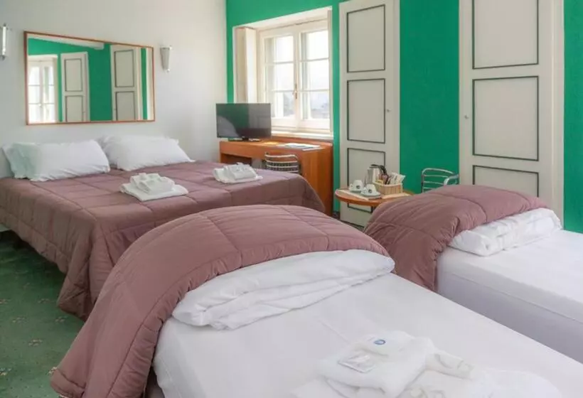 اتاق استاندارد چهار تخته, La Torre