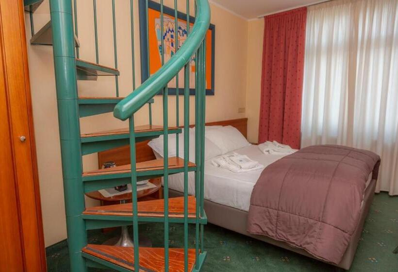 Семейный Номер Вид на Горы, La Torre