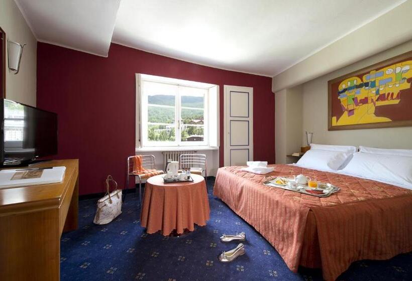 Номер Стандарт Вид на Горы, La Torre