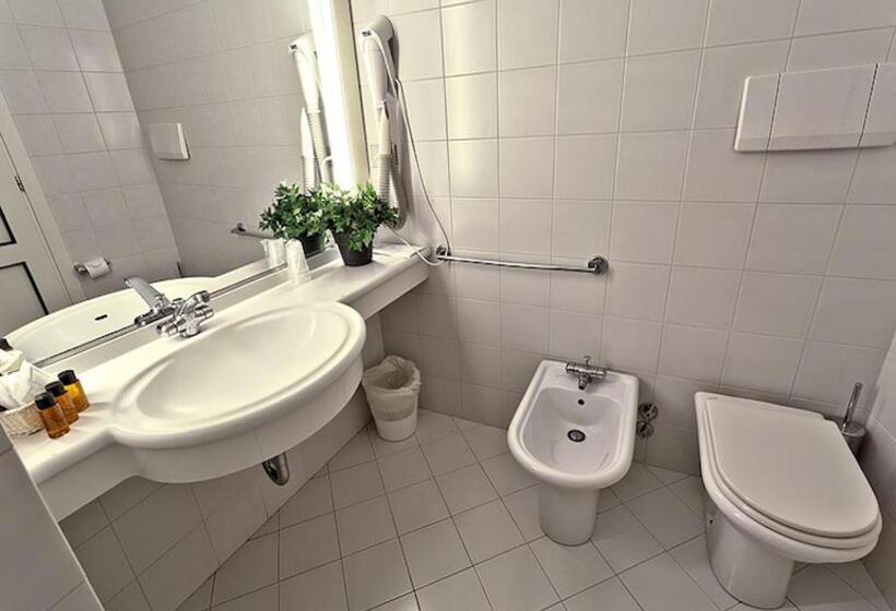 Номер Стандарт Вид на Горы, La Torre