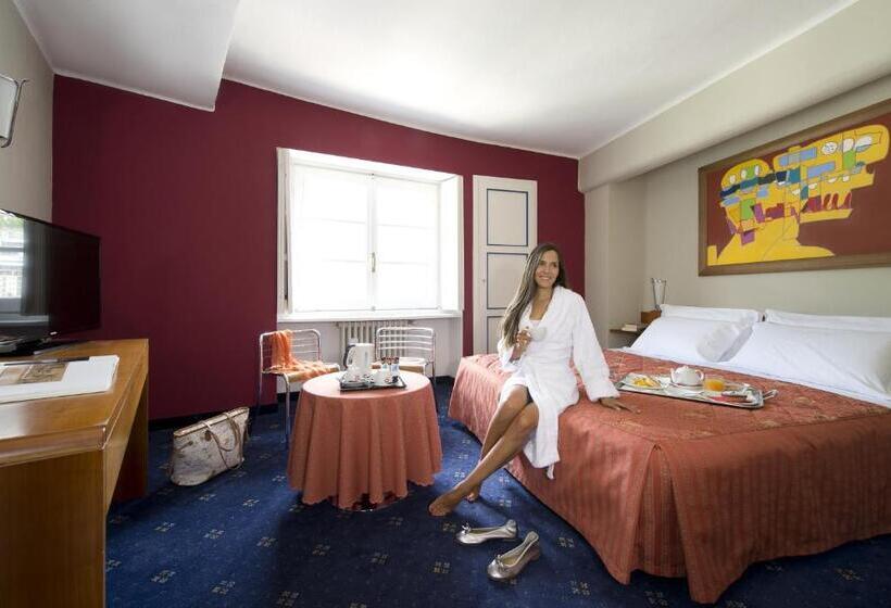 Номер Стандарт Вид на Горы, La Torre