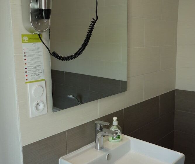 수피리어 트리플 룸, Le Préjoly