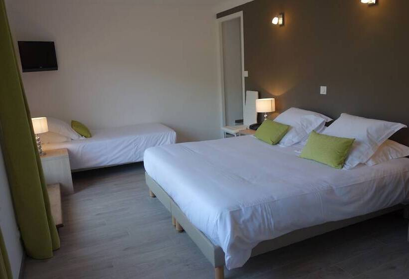 수피리어 트리플 룸, Le Préjoly